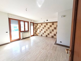 Trilocale in Affitto a Carrara, zona Marina di Carrara, 900€, 65 m²