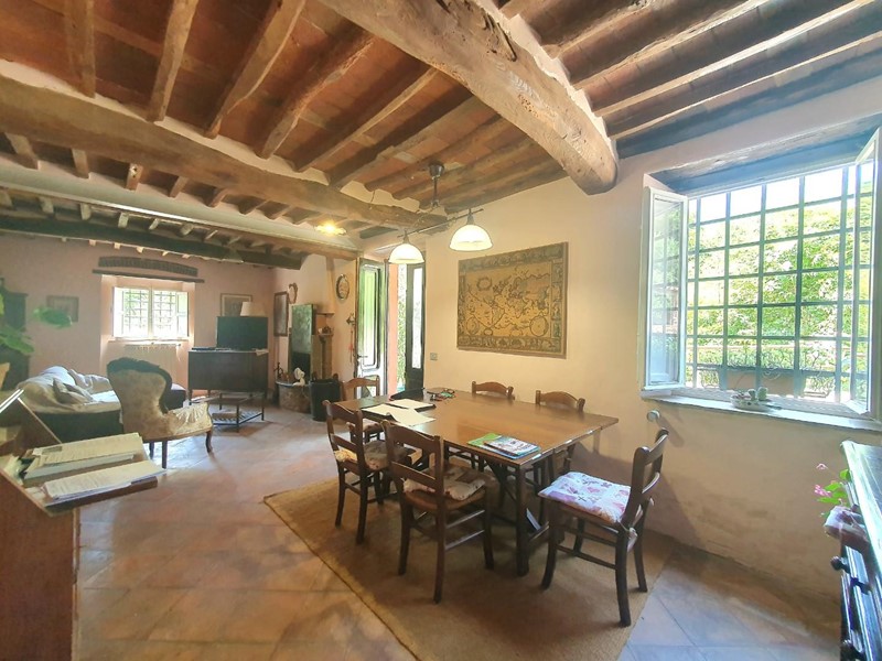 Casa Semi Indipendente in Vendita a Lucca, zona Santo Stefano di Moriano, 240'000&euro;, 210 m²