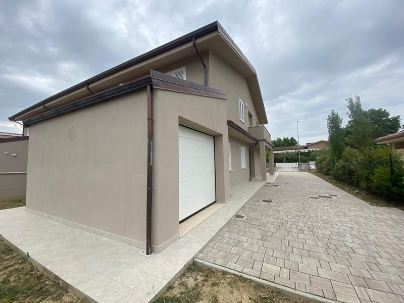 Appartamento in Vendita a Pontedera, 365'000€, 120 m², con Box