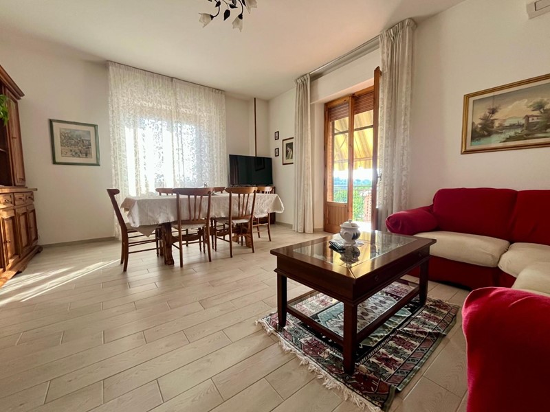 Villa bifamiliare in Vendita a Asciano, 220'000€, 150 m², con Box