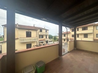 Villetta a schiera in Vendita a Cascina, 230'000€, 86 m², arredato, con Box