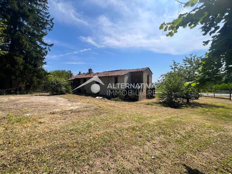 Casale in Vendita a Buti, 189'000€, 489 m², con Box