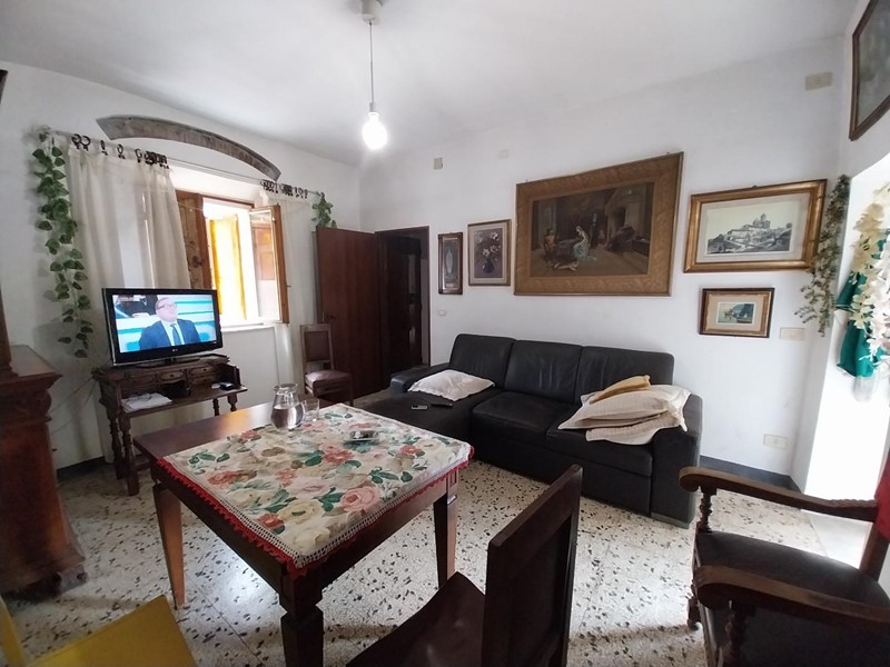 Casa di corte in Vendita a Calci, 210'000€, 120 m²