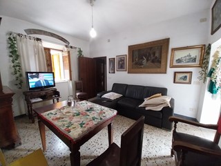 Casa di corte in Vendita a Calci, 210'000€, 120 m²