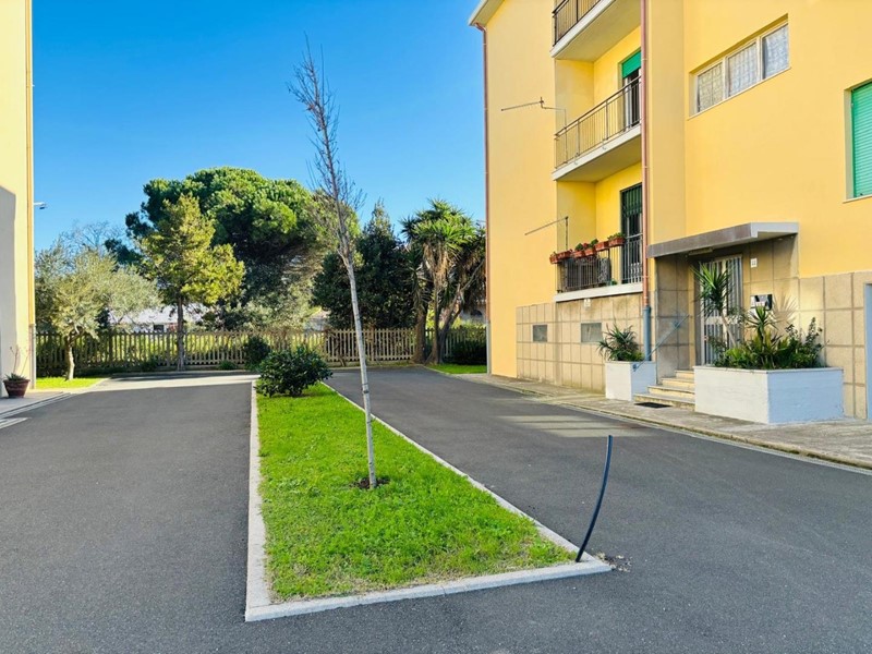 Appartamento in Vendita a Livorno, 160'000&euro;, 100 m², con Box