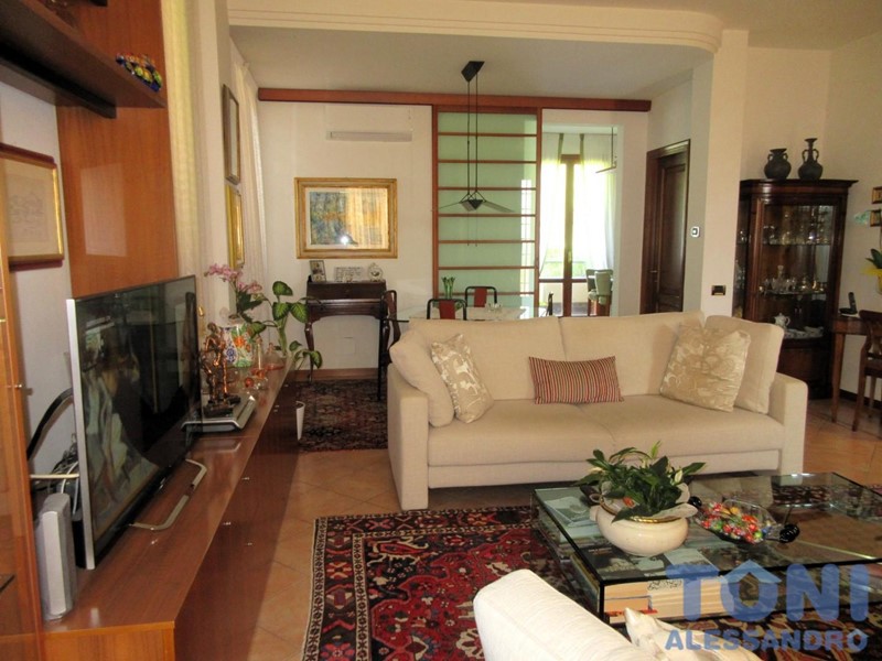 Villetta a schiera in Vendita a Empoli, zona Martignana, 440'000€, 150 m², con Box