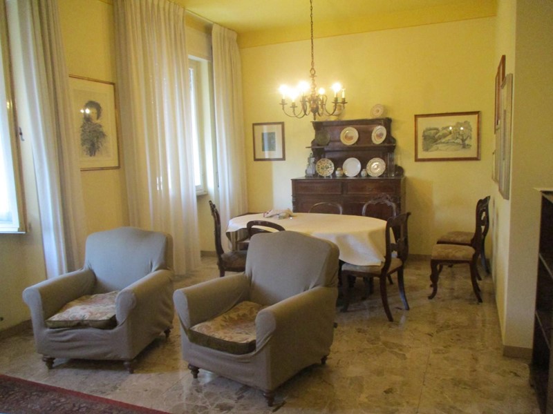 Appartamento in Vendita a Pontedera, 138'000€, 139 m², con Box