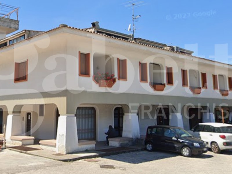 Negozio in Vendita a Sessa Aurunca, 850 m²