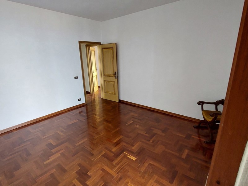 Villa in Vendita a Castell'Azzara, 230'000€, 325 m², arredato