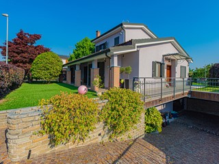 Villa in Vendita a Alpignano, 500'000€, 270 m²