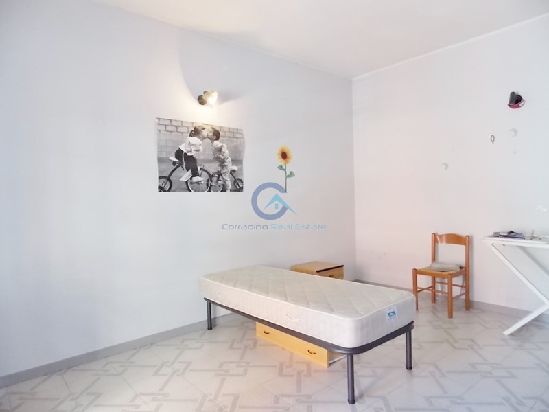 Stanza in Affitto a Catanzaro, zona Stadio, 200&euro;, 130 m², arredato