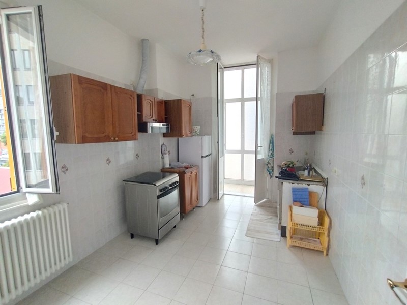 Appartamento in Vendita a Savona, 339'000€, 180 m²