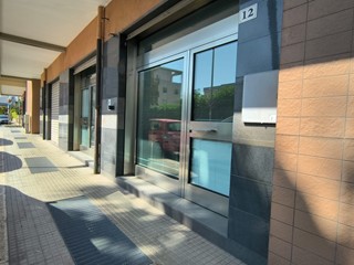 Immobile commerciale in Affitto a Monopoli, zona PERIFERIA, 1'800€, 100 m²