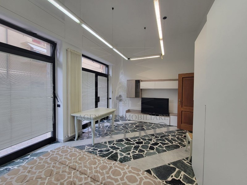 Trilocale in Vendita a Bordighera, 140'000€, 67 m²