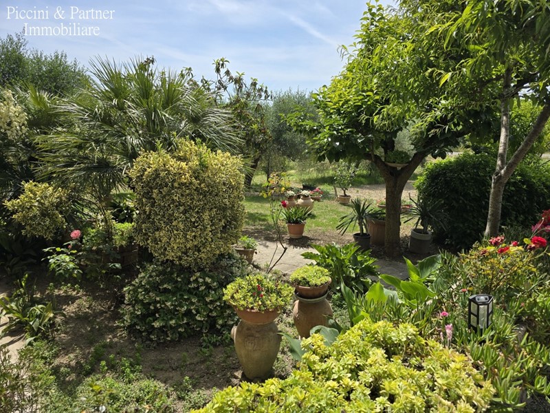 Appartamento in Vendita a Corciano, zona Terrioli, 125'000€, 120 m², con Box