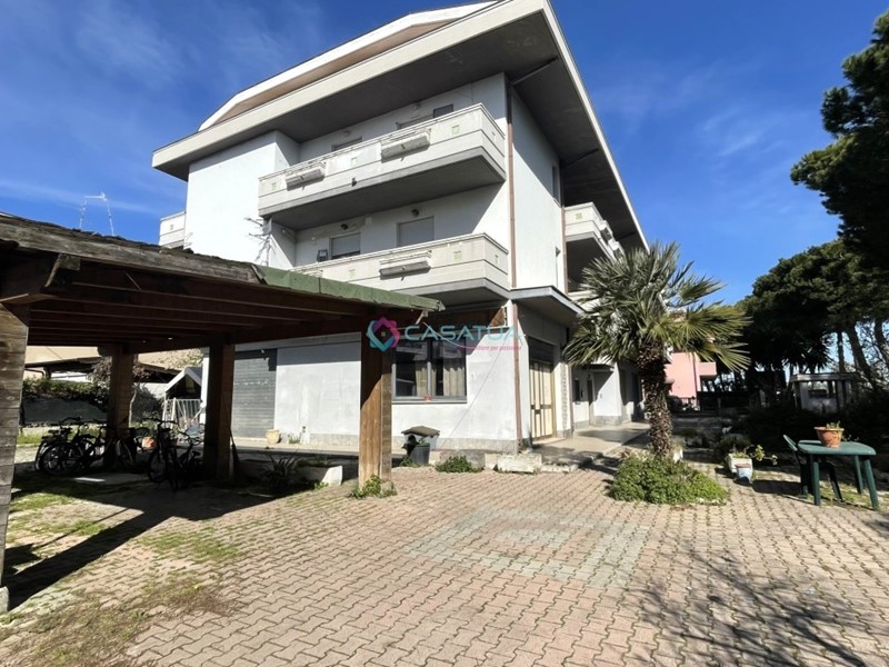 Immobile commerciale in Vendita a Pineto, 85'000&euro;, 