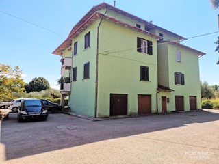 Appartamento in Vendita a Passignano sul Trasimeno, zona San Donato, 110'000€, 130 m², con Box