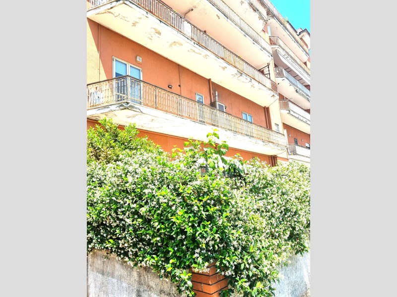 Trilocale in Vendita a Arsoli, zona Stazione ferroviaria, 48'000€, 100 m²