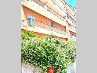 Trilocale in Vendita a Arsoli, zona Stazione ferroviaria, 48'000€, 100 m²