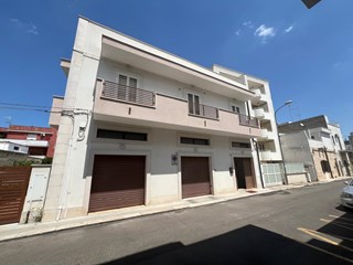 Casa Indipendente in Vendita a Casamassima, zona centro, 550'000€, 350 m², con Box