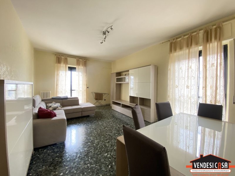 Quadrilocale in Vendita a Valenzano, 150'000€, 120 m²