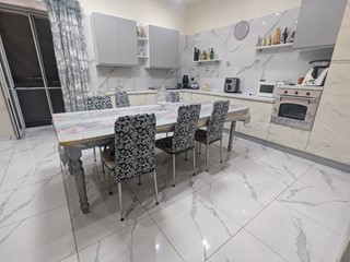 Quadrilocale in Vendita a Torre Annunziata, 135'000€, 160 m²