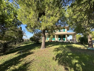 Villa in Vendita a Roseto degli Abruzzi, 600 m²