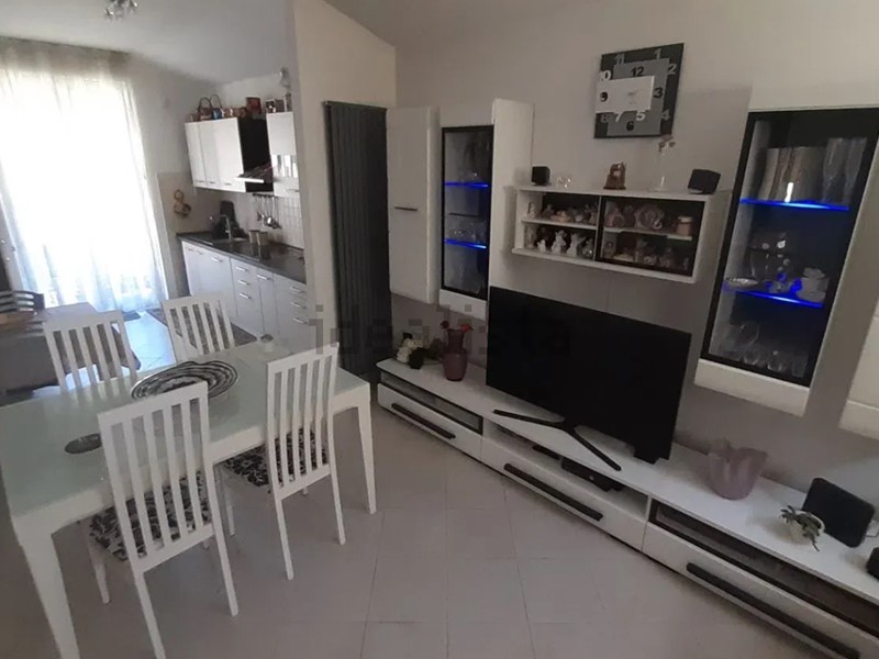 Appartamento in Vendita a La Spezia, 235'000€, 160 m², con Box