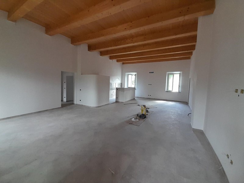 Appartamento in Affitto a Cascina, zona Zambra, 1'500€, 200 m², arredato
