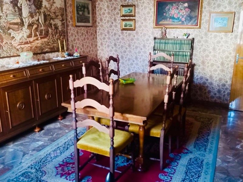 Appartamento in Vendita a Empoli, 206'000€, 95 m², con Box