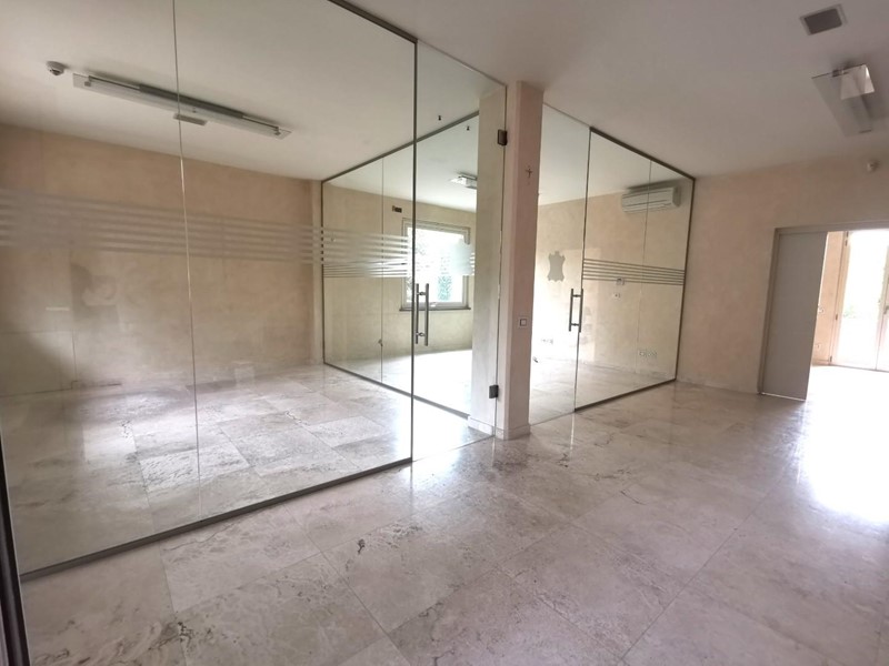Ufficio in Vendita a Fucecchio, 140'000€, 140 m²