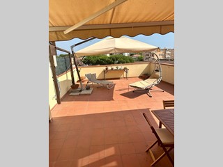 Attico in Vendita a Campiglia Marittima, zona Venturina, 395'000&euro;, 207 m², arredato, con Box