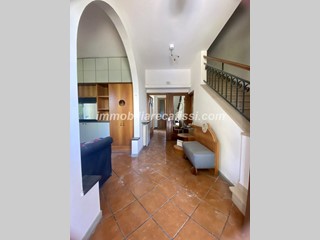 Villa bifamiliare in Vendita a Carmignano, zona Comeana, 450'000€, 210 m², con Box