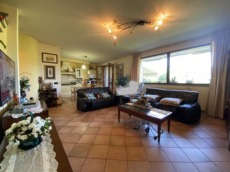 Villetta a schiera in Vendita a Carmignano, 470'000€, 180 m²