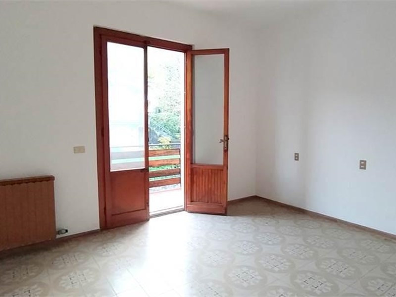 Appartamento in Vendita a Marliana, zona Momigno, 145'000€, 145 m²