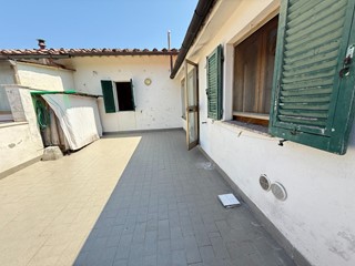 Appartamento in Vendita a Casciana Terme Lari, zona Casciana Terme, 75'000€, 94 m²