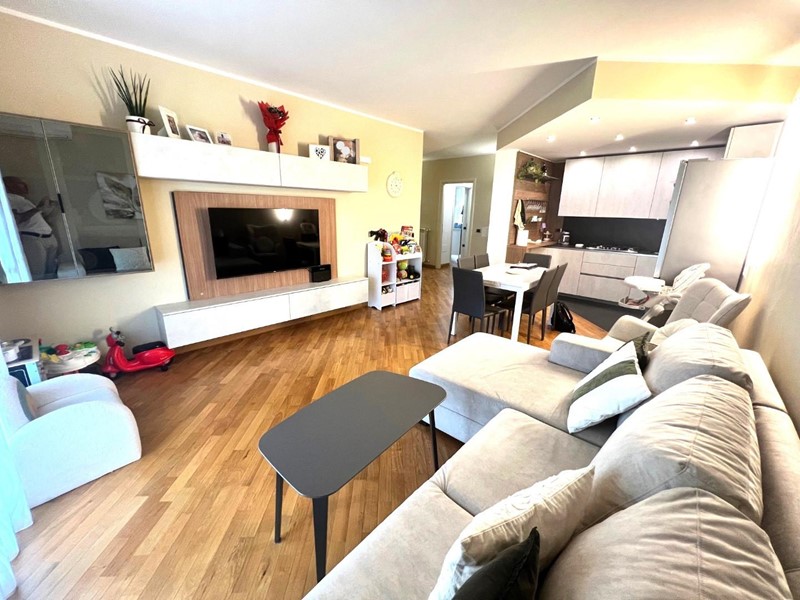 Trilocale in Vendita a Montelupo Fiorentino, 235'000€, 75 m², con Box