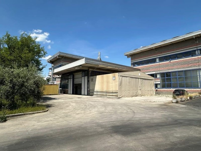 Capannone in Vendita a Santa Croce sull'Arno, 390'000€, 500 m²