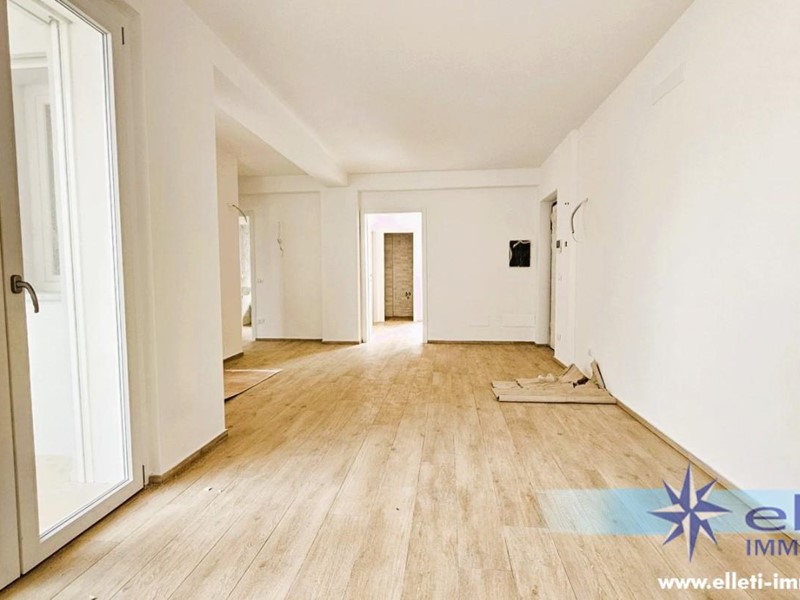 Appartamento in Vendita a Massa, zona Marina di Massa, 360'000&euro;, 134 m²