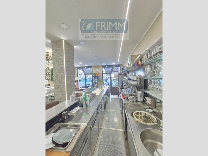 Attività commerciale in Vendita a Roma, 120'000€, 120 m², arredato