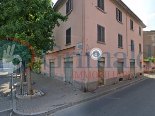 Attività commerciale in Affitto a Sant'Angelo Lodigiano, 2'200€, 190 m²