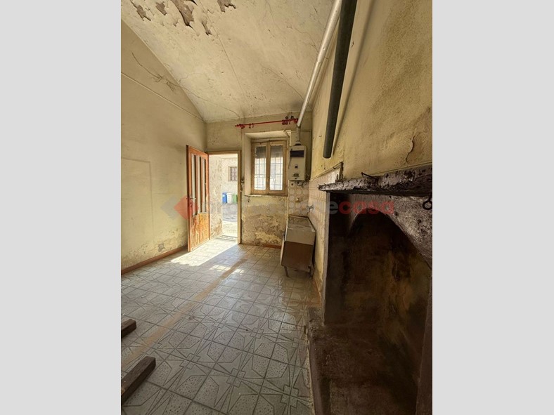 Magazzino in Vendita a Bellinzago Lombardo, 25'000€, 24 m²