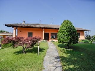 Casa Indipendente in Vendita a Moretta, 310'000€, 180 m², arredato