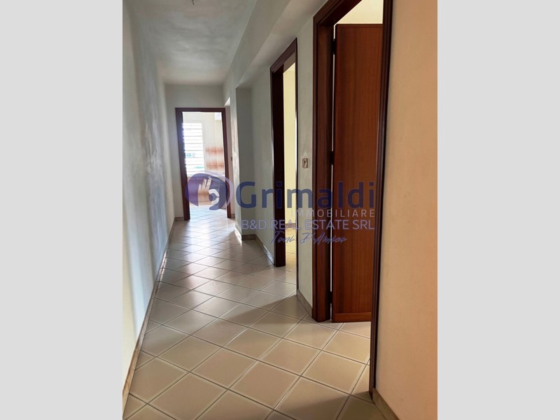 Ufficio in Affitto a Bagheria, 400€, 45 m²