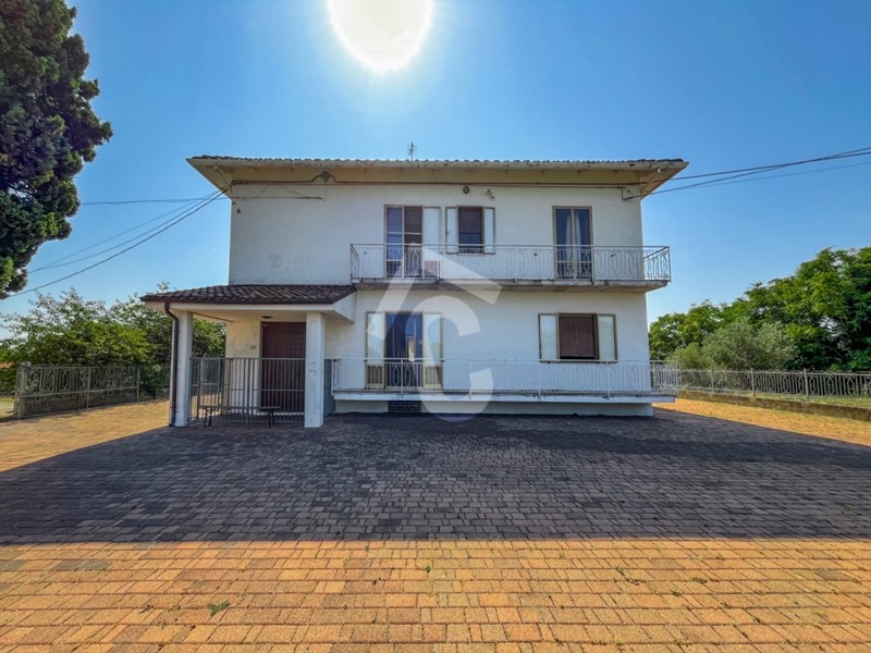 Casa Indipendente in Vendita a Monsano, 260'000€, 280 m²