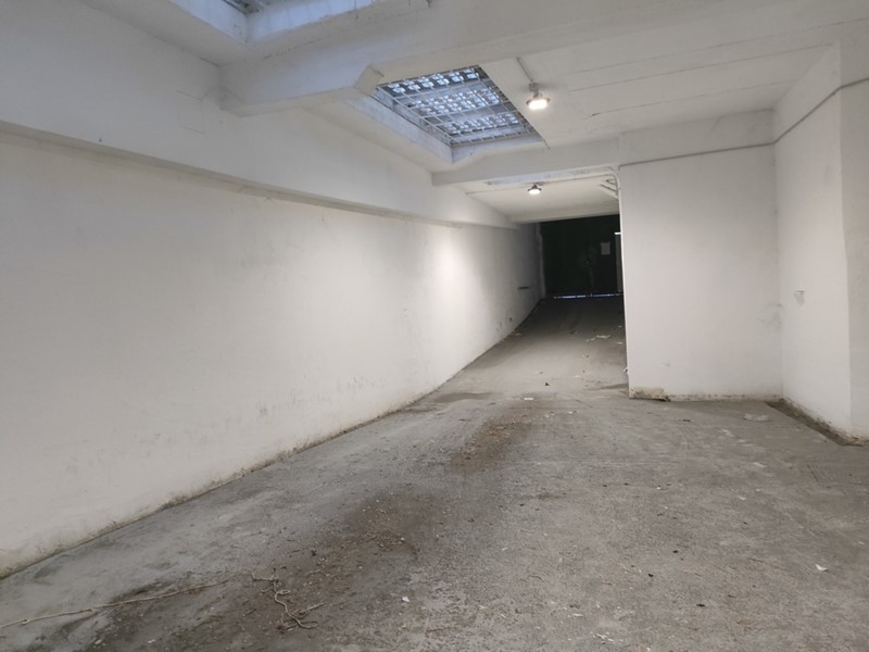 Capannone in Affitto a Sanremo, 4'000€, 700 m²