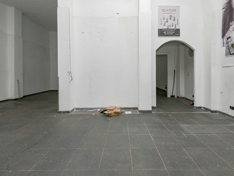 Immobile commerciale in Vendita a Torino, 90'000€, 90 m²