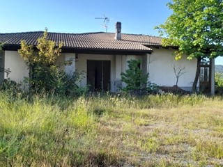 Casa Indipendente in Vendita a Visone, 50'625€, 235 m², con Box