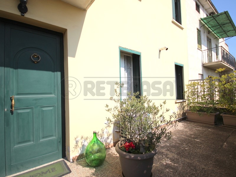 Casa Semi Indipendente in Vendita a Grumolo delle Abbadesse, 98'000€, 111 m², con Box