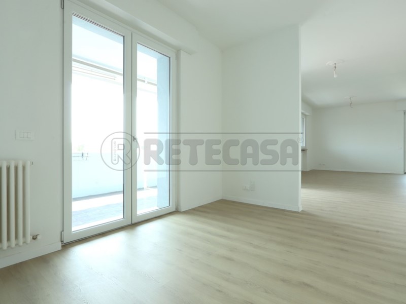 Appartamento in Affitto a Vicenza, 1'350€, 177 m², con Box